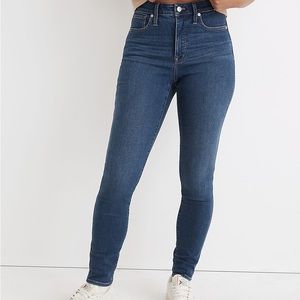 Madewell Curvy High-Rise Skinny Jeans in Coronet Wash